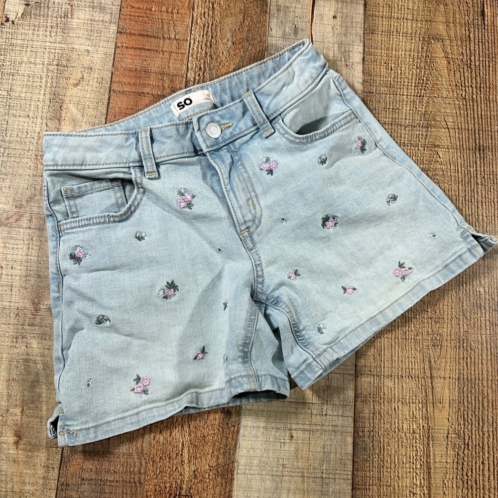 SO Girls Size 12 Light Wash Cotton Blend Floral Embroidered Sequin Denim Shorts